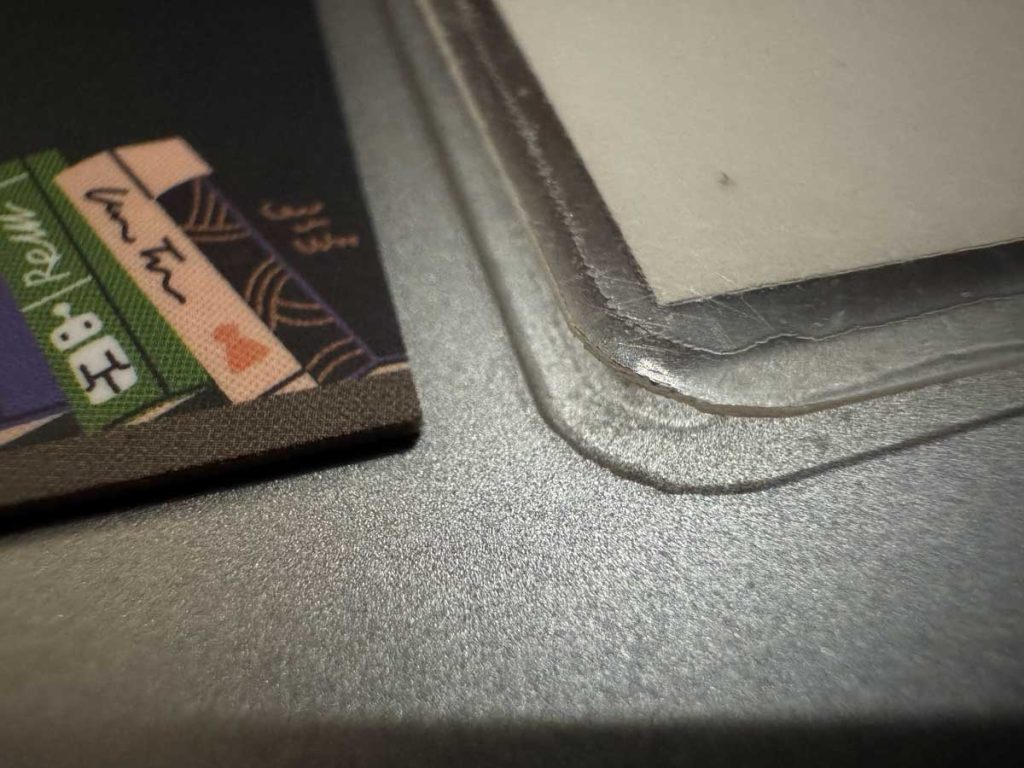 extreme close-up laminated vs encapsulated